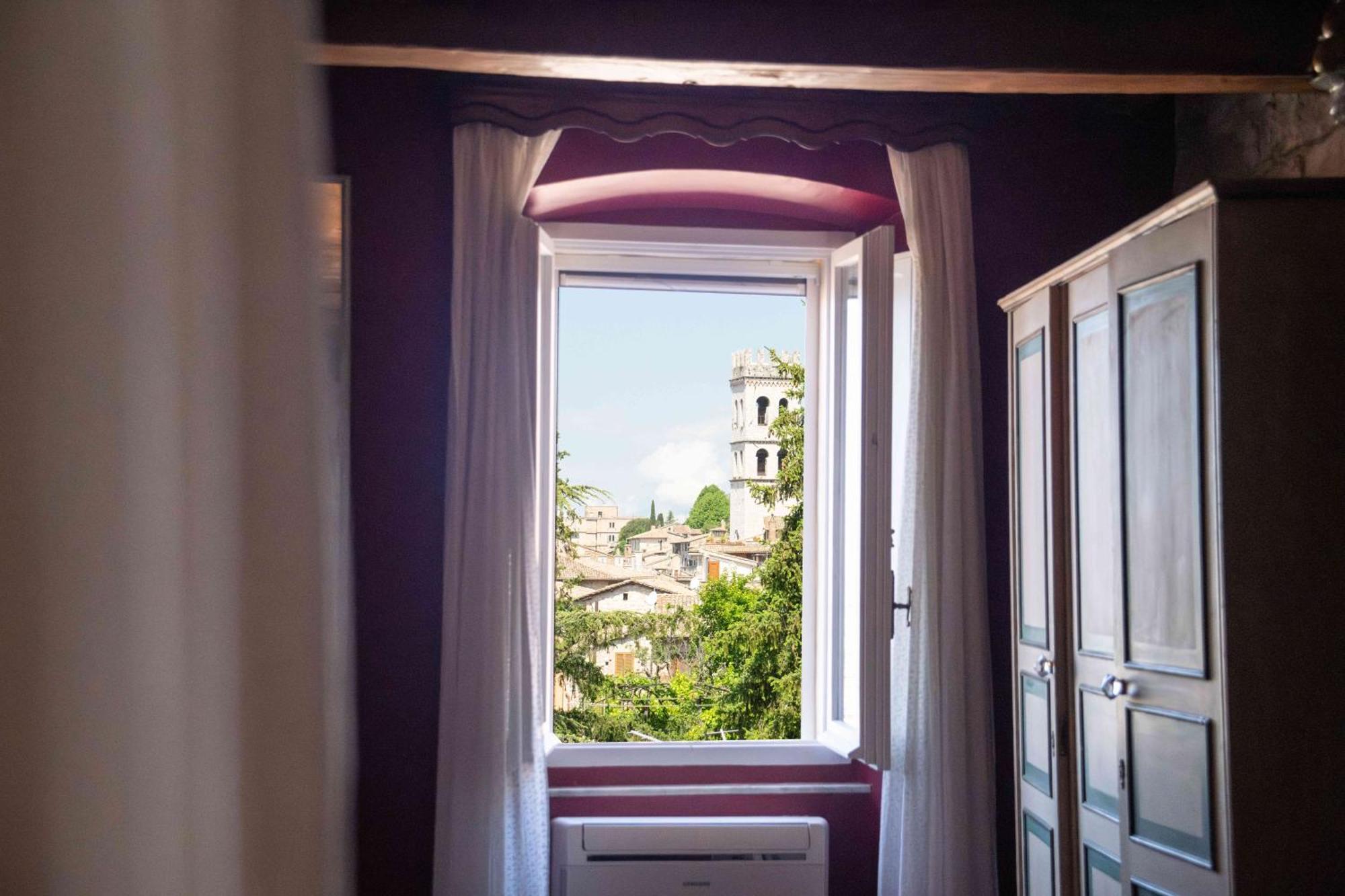 La Viola Di Assisi Hotel Bagian luar foto